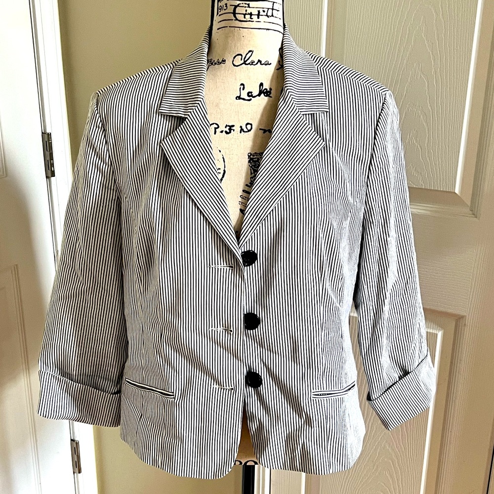 Dress Barn Women’s Blazer Size Large EUC